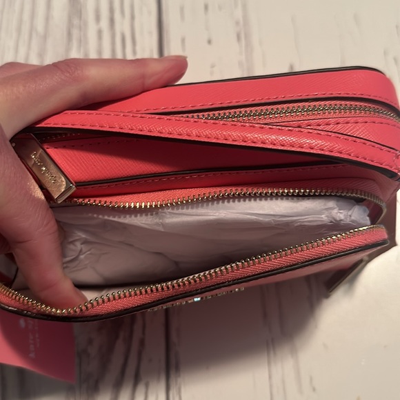 Kate spade cross body. - Picture 4 of 4